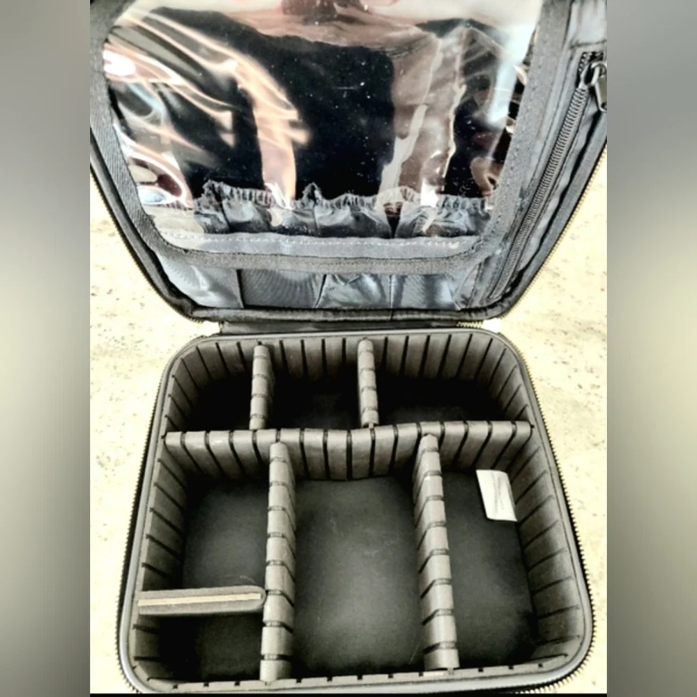 LACATTURA Croc-Embossed Multipurpose Makeup Bag NWOT - Picture 6 of 12